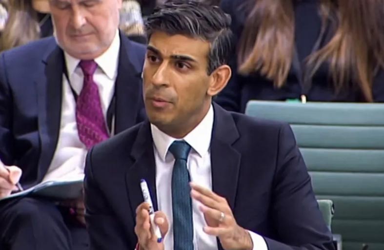 دراسة إلزامية للرياضيات في بريطانيا.. خطة حكومية مرتقبة