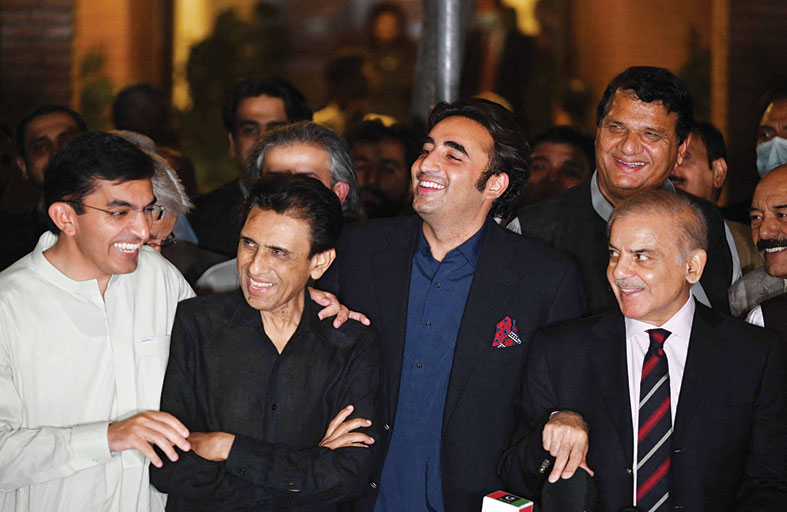 عمران خان : لن أعترف بحكومة من المعارضة !