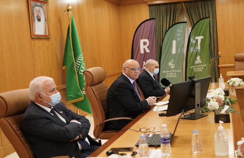 حاكم الشارقة يرحب بأعضاء الهيئة التدريسية الجدد في الجامعة ويشيد بمواجهتها لفيروس كوفيد ــ 19 بكلمة ألقيت بافتتاح المؤتمر السنوي الثاني للخطة الاستراتيجية