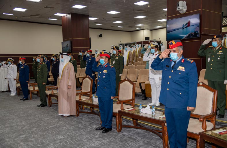 وكيل وزارة الدفاع يشهد حفل تخريج الدورة السابعة لدارسي كلية الدفاع الوطني