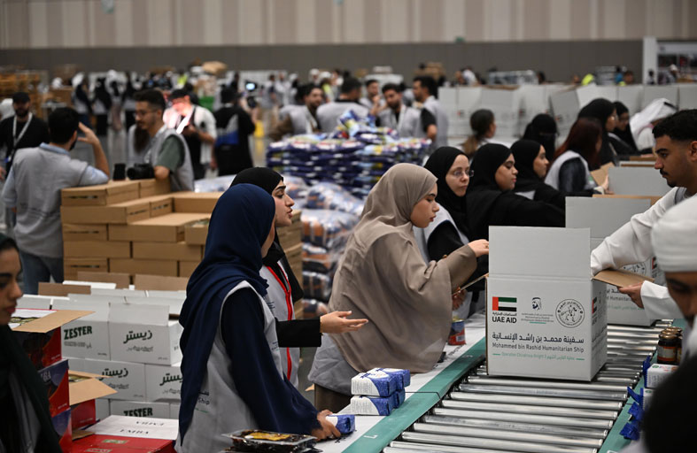 «الفارس الشهم 3» تبدأ تحميل  «سفينة محمد بن راشد الإنسانية» لدعم غزة