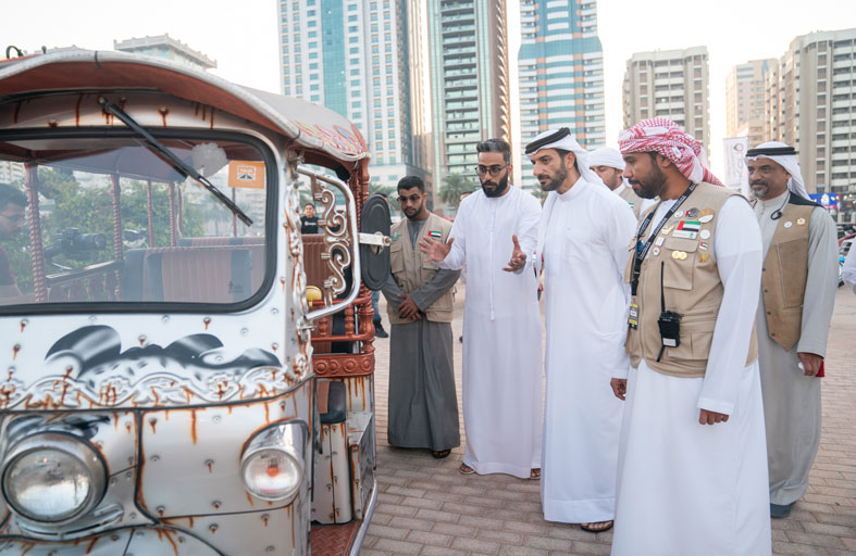 «مهرجان الشارقة للسيارات»  يشهد إقبالاً جماهيرياً مميزاً من هواة عالم السيارات و الدراجات النارية