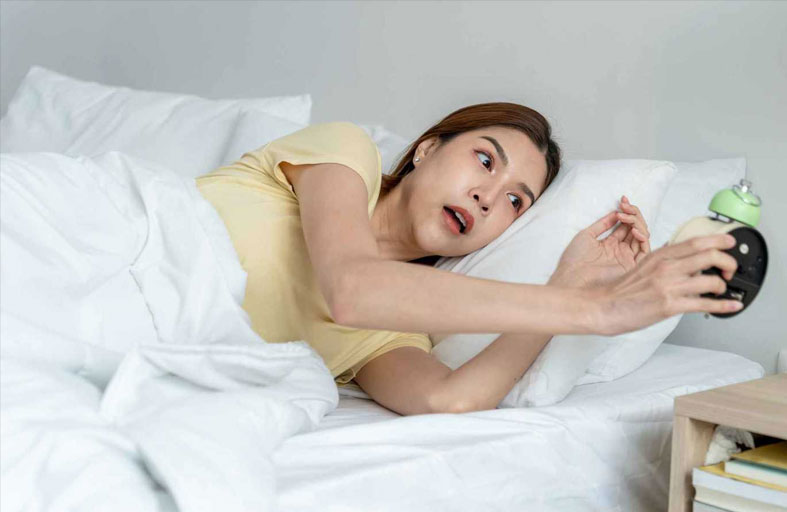 ساعة داخل الدماغ.. كيف يوقظك جسمك قبل المنبه؟