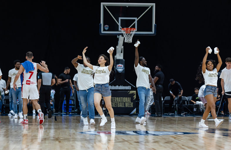 المباراة الدولية الأولى من بين ست مباريات تشهد أجواءً استثنائية على أرض الاتحاد أرينا 