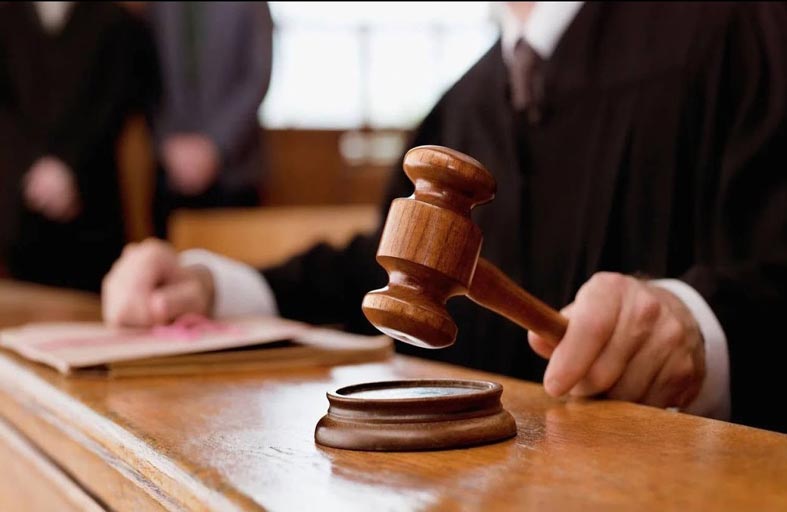 تبرئته من جريمة قتل بعد 34 عاما
