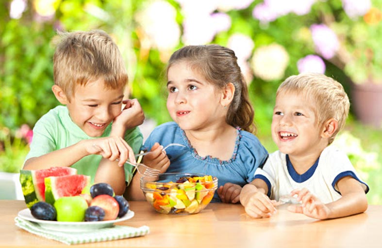 كورونا والأطفال.. التغذية السليمة إحدى  مقومات الصحة والوقاية من العدوى