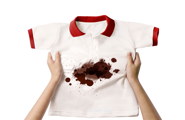 كيفية التخلص من البقع على الملابس المدرسية