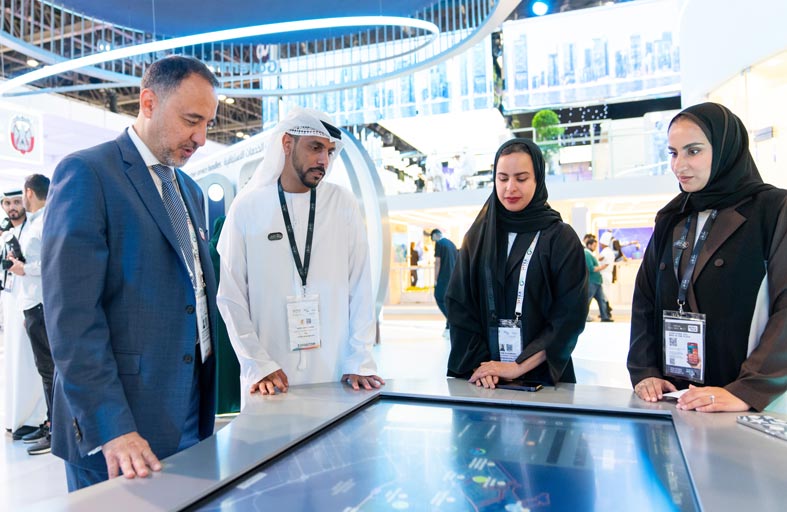 بلدية عجمان تستعرض خدماتها الرقمية في جيتكس