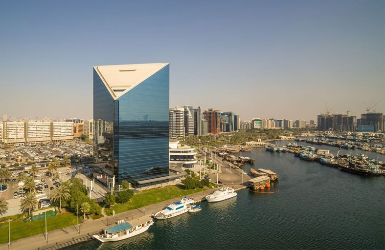 غرف دبي والجمارك و»دي بي ورلد» يبحثون تعزيز  كفاءة سلاسل الإمداد في لقاء موسع مع قادة 100 شركة