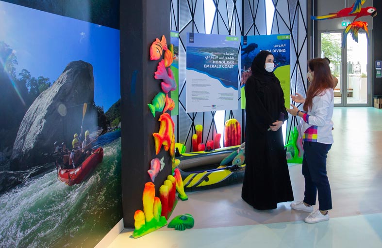 سارة الأميري تزور جناحي هندوراس وبوتسوانا في إكسبو 2020