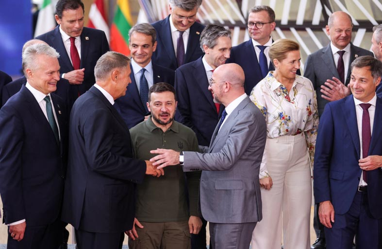 زيلينسكي  يدعو «لقمة سلام « تُعقد في نوفمبر القادم  