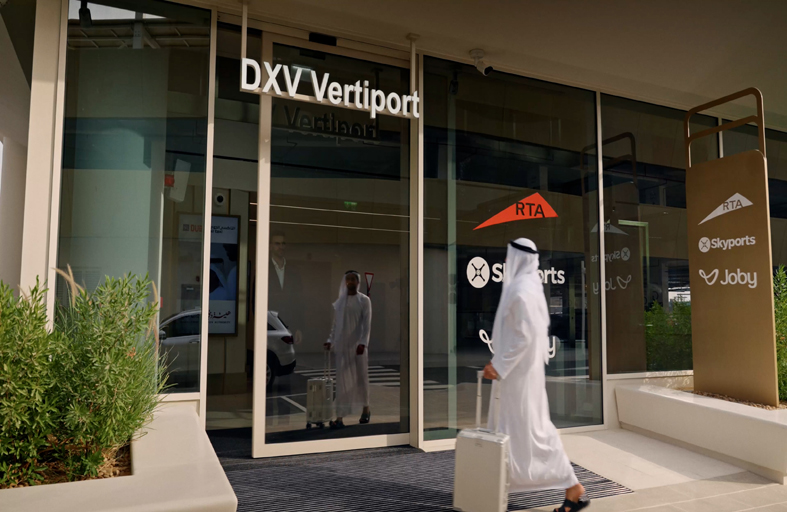 شنايدر إلكتريك تطور بنية طاقة رقمية لأول مهبط تاكسي جوي تجاري بدبي