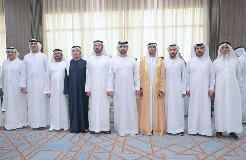 منصور بن محمد يحضر أفراح المهيري والهاملي