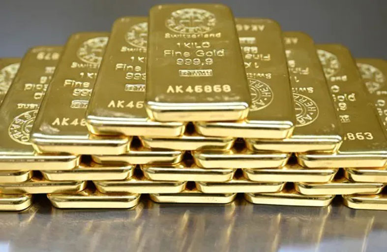 الذهب ينخفض بأكثر من 1 % وسط تداول ضعيف وجني أرباح 