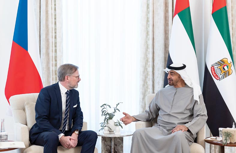رئيس الدولة يبحث مع رئيس وزراء التشيك علاقات التعاون وعدداً من القضايا الإقليمية والدولية