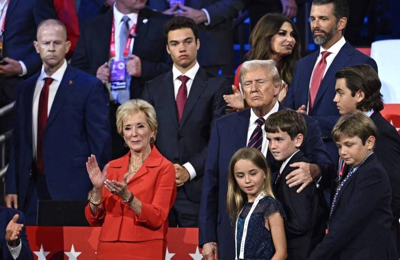 ترامب يعد بأفضل 4 سنوات في تاريخ أمريكا