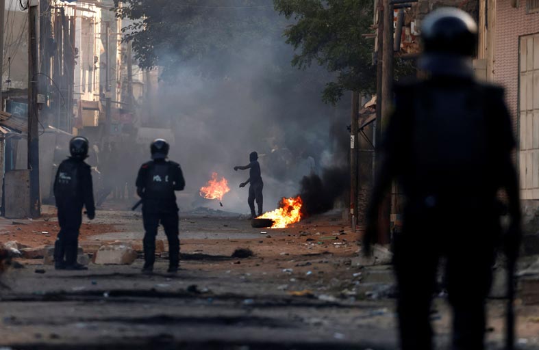 تراجع حدة الصدامات في السنغال واعتقال 500 شخص 