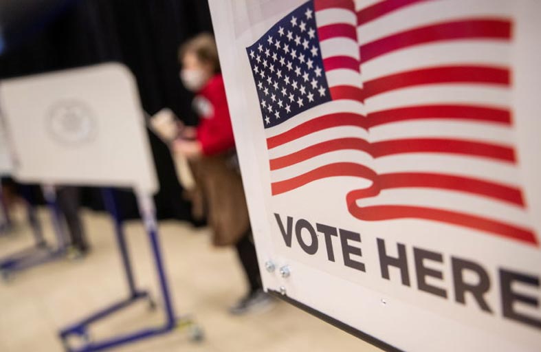 ديمقراطيون يراهنون على استعداد أمريكا لانتخاب رئيسة سوداء