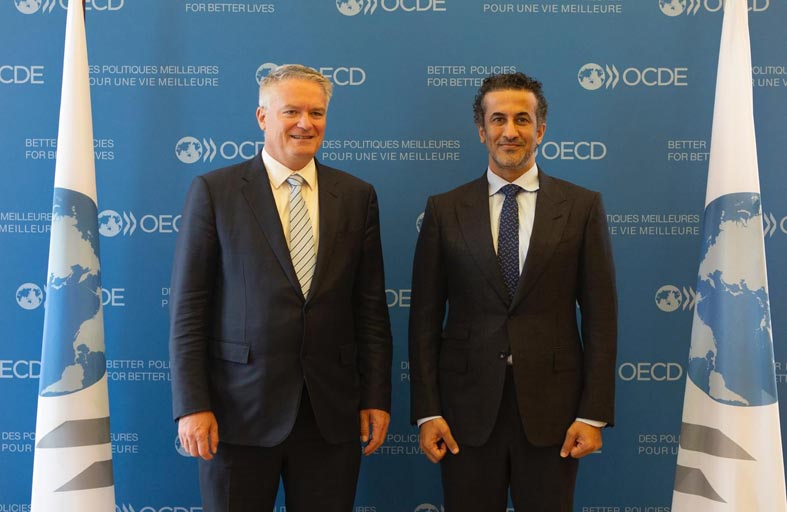 الإمارات تبحث تعزيز التعاون مع منظمة التعاون الاقتصادي والتنمية