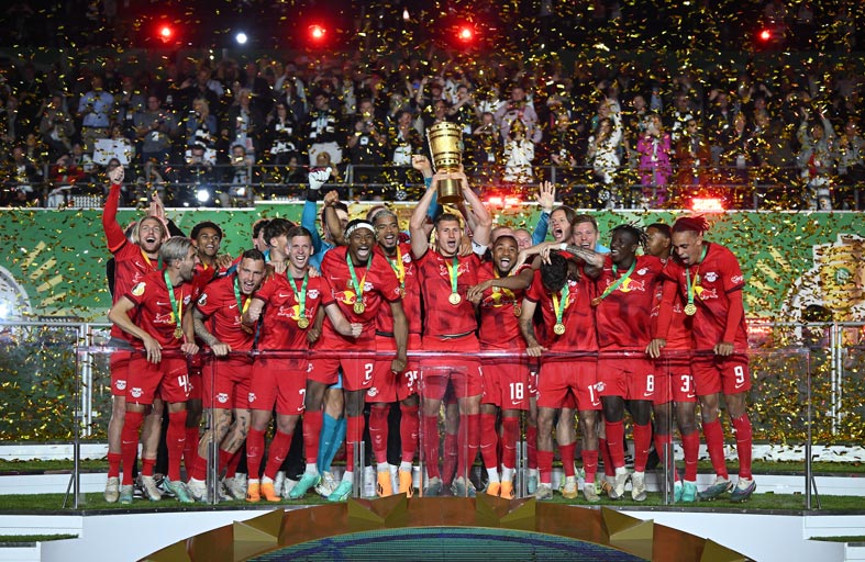 لايبزيغ يحتفظ بكأس ألمانيا بفوزه على فرانكفورت 