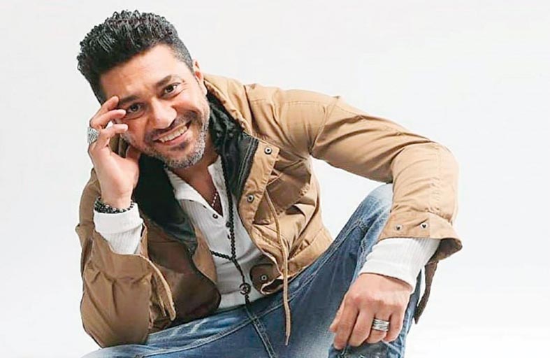 محمد عز : 