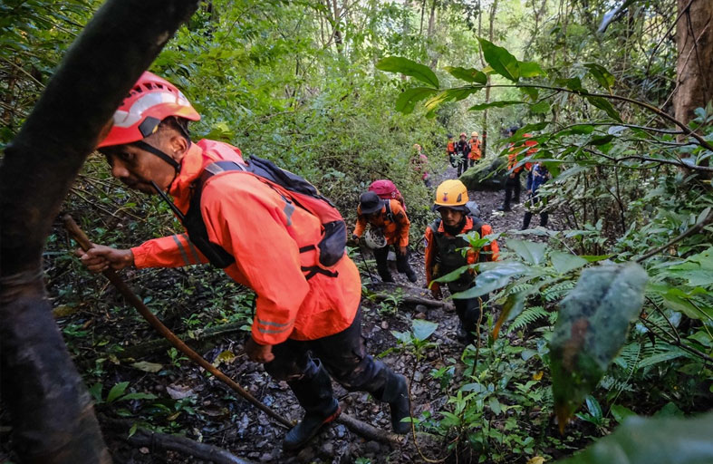 السلطات الإندونيسية تعثر على حطام طائرة استطلاع مفقودة  