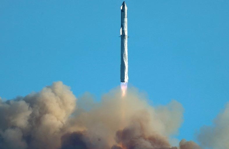 صاروخ «ستارشيب» العملاق يفشل في العودة لمنصته