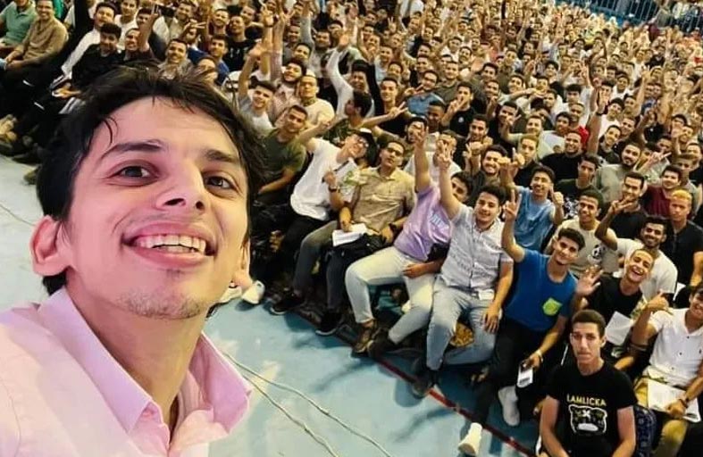 دكتور الفيزياء.. قصة شاب عشريني اشتهر بمحاضراته في مصر