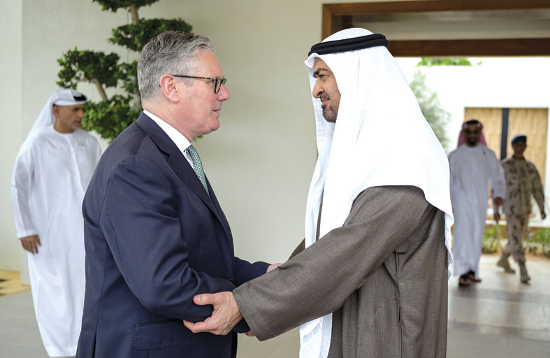 رئيس الدولة يبحث مع ستارمر التطورات في المنطقة والعدوان الإيراني الإرهابي وتداعياته الخطيرة