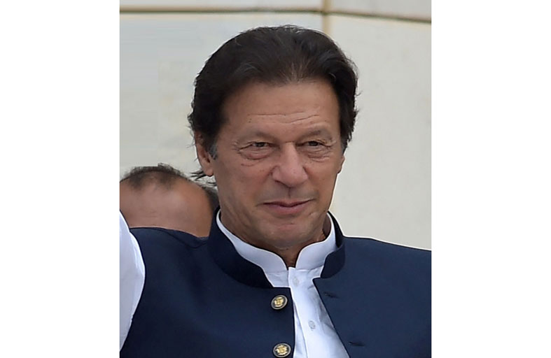 عمران خان.. نهاية مفاجئة لولاية نجم الكريكت السابق 