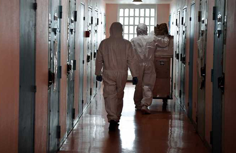 الجزائريون والمغاربة يتصدرون قائمة السجناء الأجانب في فرنسا