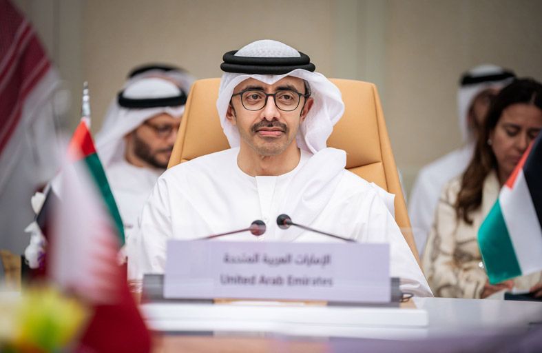 عبدالله بن زايد يؤكد أهمية وقف إطلاق النار في غزة والعمل على حل الدولتين