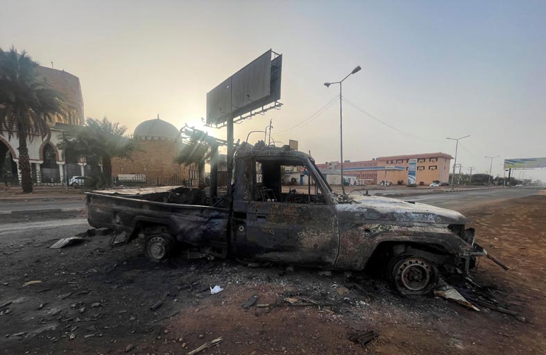 الصراع في الخرطوم ينذر بإيقاظ الحرب في دارفور 