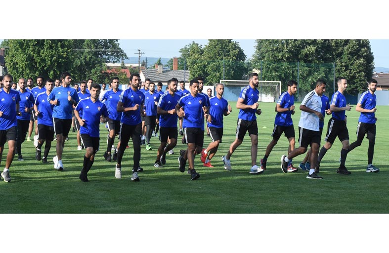 قضاة الملاعب يواصلون تدريباتهم في معسكر صربيا