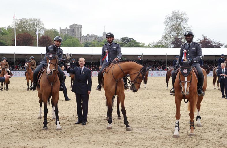 فرسان شرطة أبوظبي «يحصد المركز الأول في بطولة» ويندسور الملكي  في المملكة المتحدة