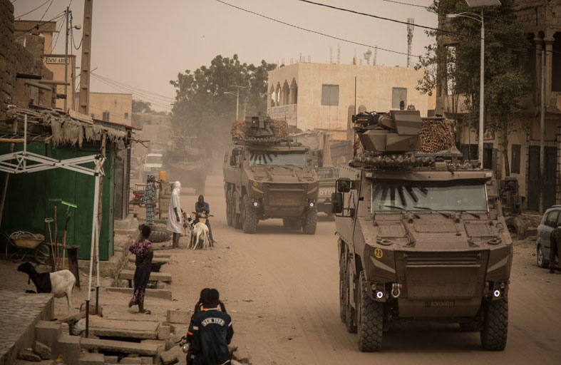 تحوّل خطير.. ماذا يعني ضرب باماكو وكاتي للمجلس الحاكم في مالي؟