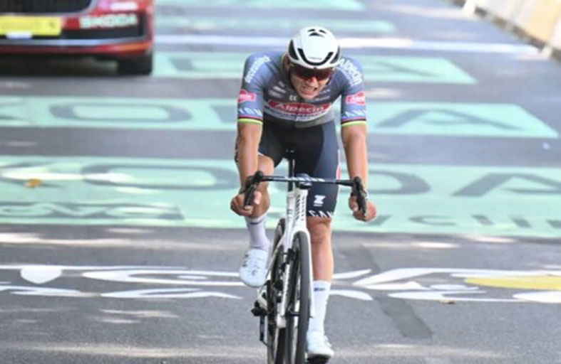 فان در بول ينسحب من طواف فرنسا 