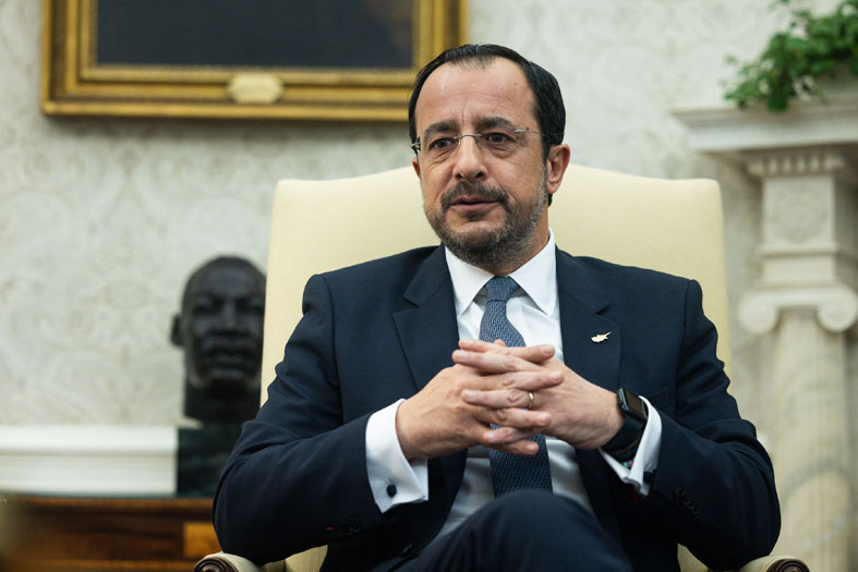 الرئيس القبرصي يشدد على أهمية تعزيز الروابط مع دولة الإمارات