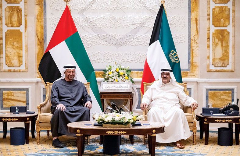 رئيس الدولة وأمير الكويت يؤكدان أهمية الاستقرار والسلام الدائم في المنطقة  
