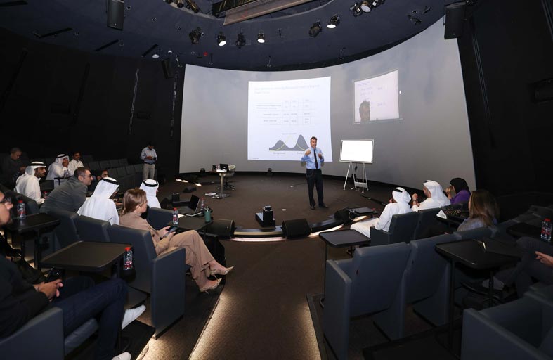 دورة تدريبية لمركز الابتكار التابع لهيئة كهرباء ومياه دبي والمختبر الخليجي للطاقة المتجددة حول مشاريع الطاقة المتجددة