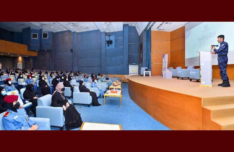 شرطة الشارقة تحتفي بموظفاتها بمناسبة يوم المرأة الإماراتية