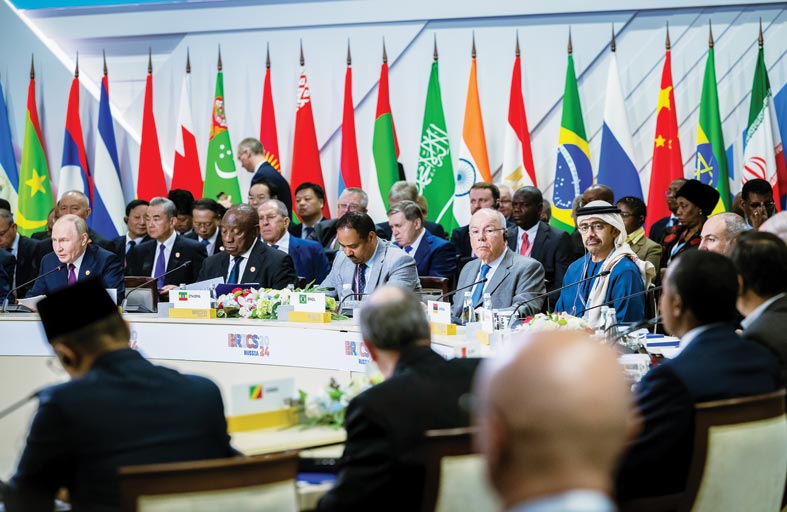 عبدالله بن زايد: مجموعة بريكس نموذج لشراكة قائمة على التعاون متعدد الأبعاد 