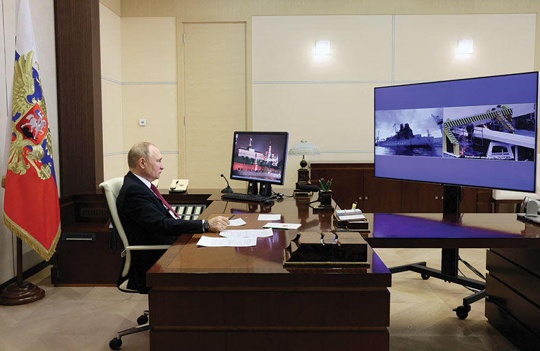 قصف روسي أوكراني متبادل.. وكارثة تلوح قرب محطة زابوريجيا 