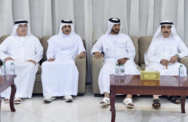 حاكم أم القيوين يتقبل تعازي أحمد جمعة الزعابي فى وفاة الشيخ عبدالله بن أحمد المعلا