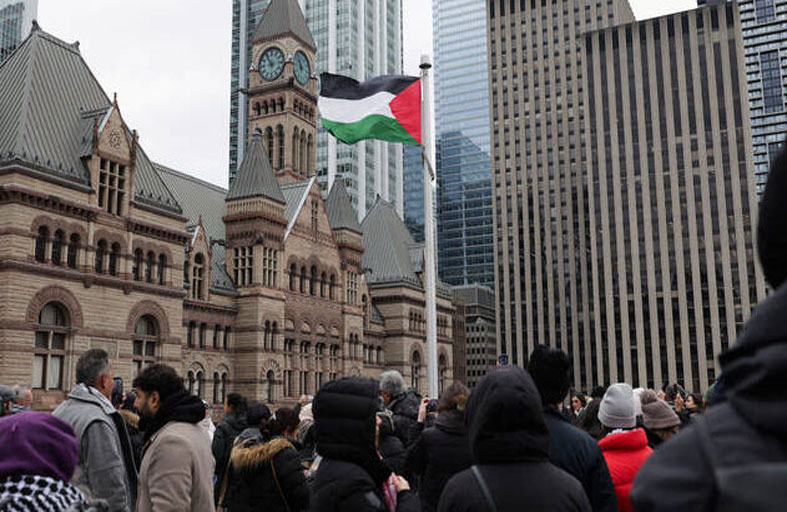 في تورنتو..رفع علم فلسطين لأول مرة بعد اعتراف كندا 