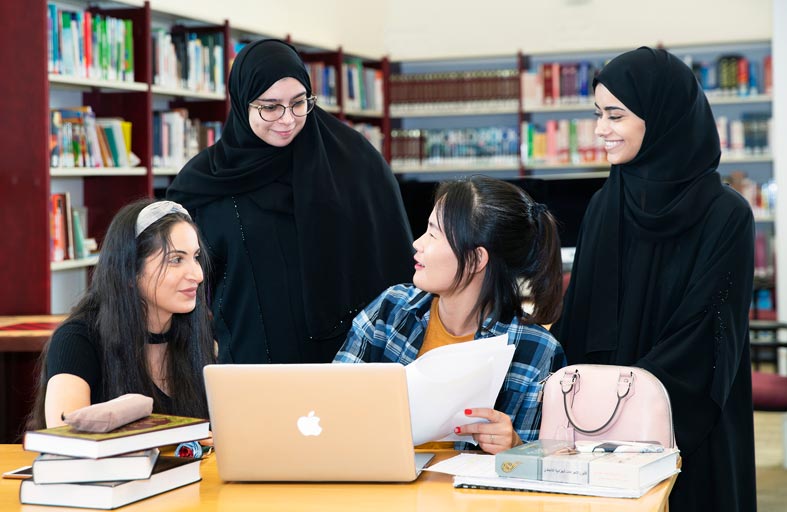 مكتبة جامعة الإمارات: مرجع أكاديمي متكامل يدعم البحث والابتكار