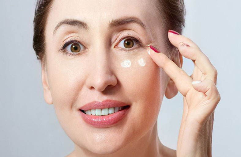 نصائح للعناية ببشرة المرأة بعد الخمسين