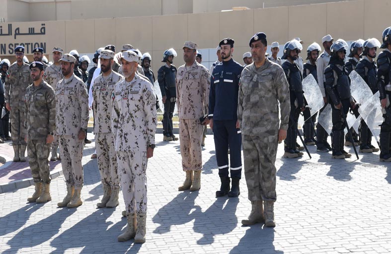 أحمد بن طحنون يزور مجندي الخدمة الوطنية في شرطة أبوظبي