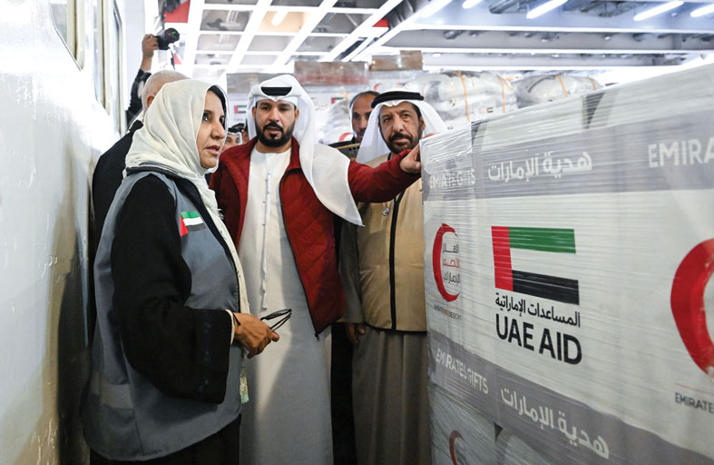 هدية من «أم الإمارات» إلى الشعب الفلسطيني .. وصول سفينة المساعدات الإماراتية السادسة لميناء العريش 