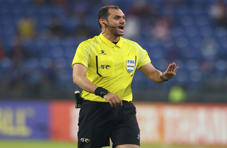 طاقم تحكيم سعودي يُدير مباراة الإمارات مع البحرين اليوم في التصفيات الآسيوية